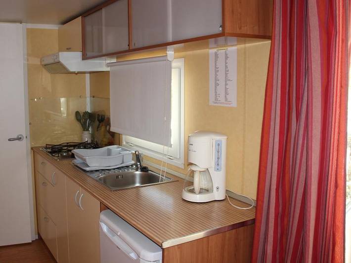 Camping Les chênes - Mobilheim 4 personen - Komfort Klimatisiert - 2 Zi - 3 x 8m / Palme und Olivenbaum in Junas, Mittelmeerküste (Frankreich)
