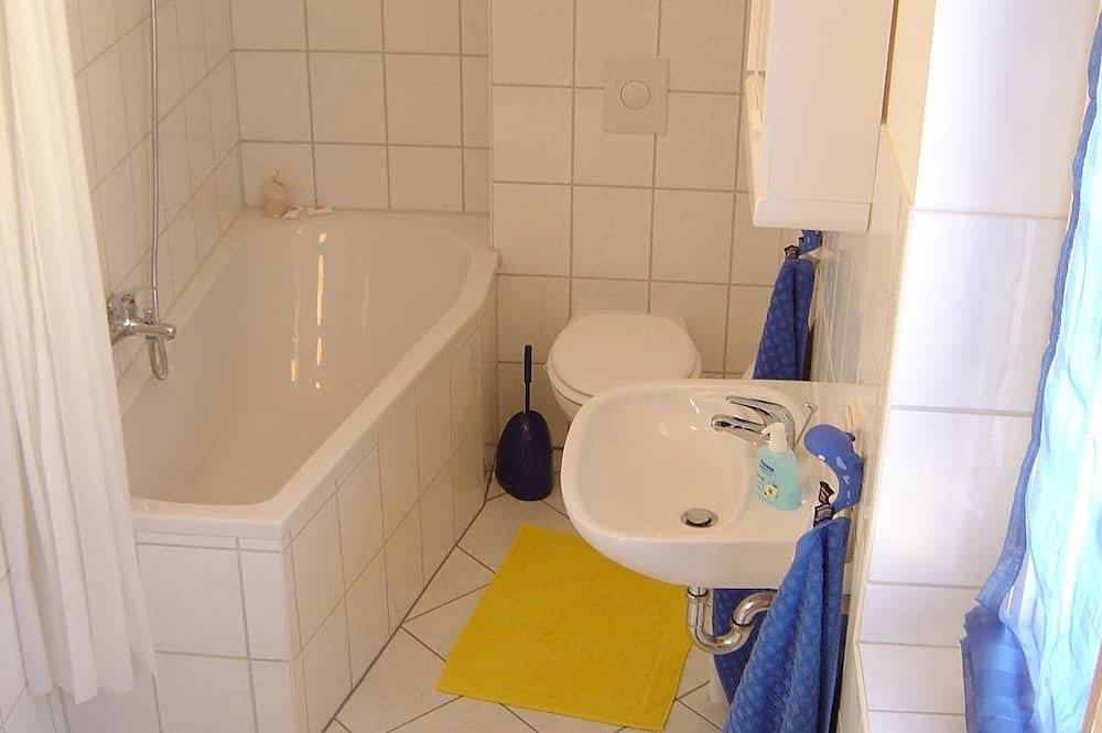 Ganze Wohnung, Nahe Berlin, 2 Zimmer-Apartment, max. 4 Personen + Kind/Baby, 400m vom See in Rangsdorf, Teltow-Fläming