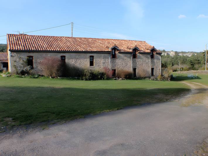 Domaine de Jassevove – Charmantes Landhaus im Kiefernwald mit großzügigen Zimmern in Millau, Parc naturel régional des Grands Causses
