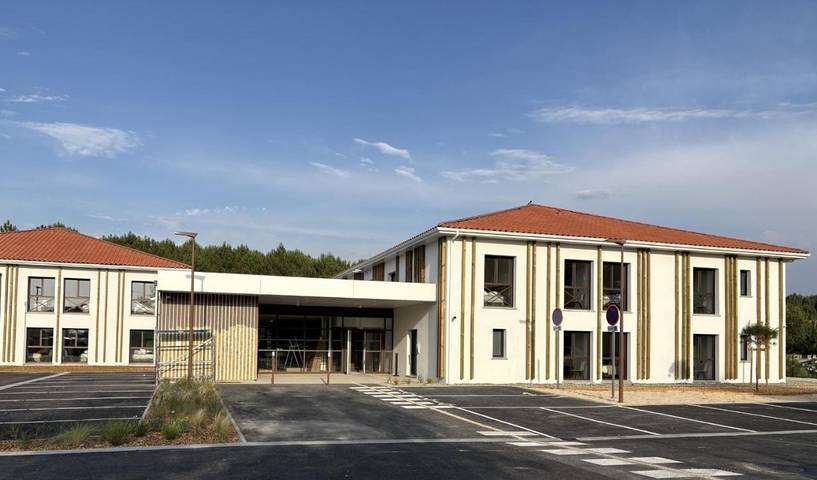 Hôtel pour 2 personnes, avec Jardin ainsi que Piscine et Sauna