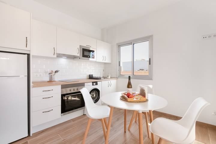 Entire apartment, Vacation 'Salitre' with Balcony and Wi-Fi in Las Eras, Fasnia