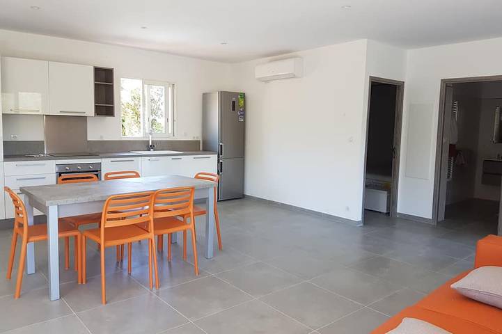 Gîte pour 6 personnes, avec Balcon dans Plage de Tenutella