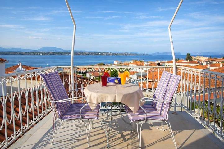 Gîte pour 2 personnes, avec Balcon et Jardin dans Spetses