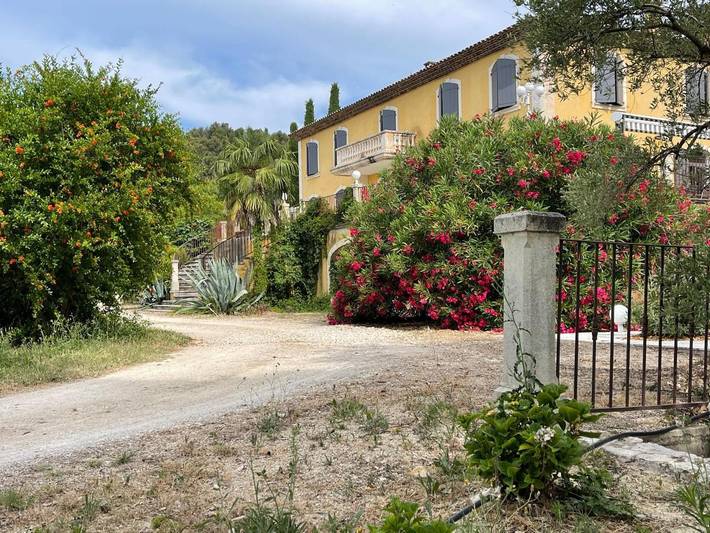 Maison d’hôte pour 2 personnes, avec Terrasse et Jardin ainsi que Piscine et Vue