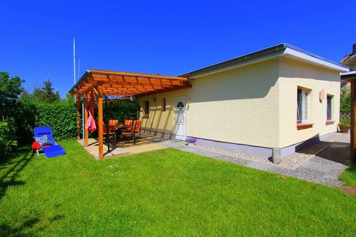 Ferienhaus mit Meerblick für 4 Personen, mit Balkon und Garten, kinderfreundlich im Klützer Winkel