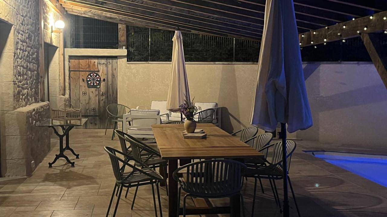 Five-Bedroom House in Saint-Germain-la-Chambotte, Région de Chambéry