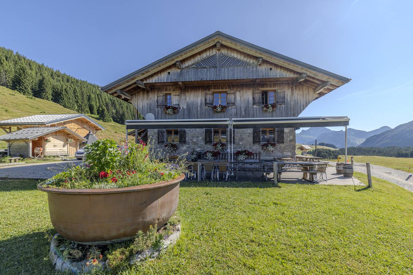 Chalet "Merlin" avec vue sur les montagnes, terrasse privée et Wi-Fi in Plateau des Glières, Glières-Val-de-Borne