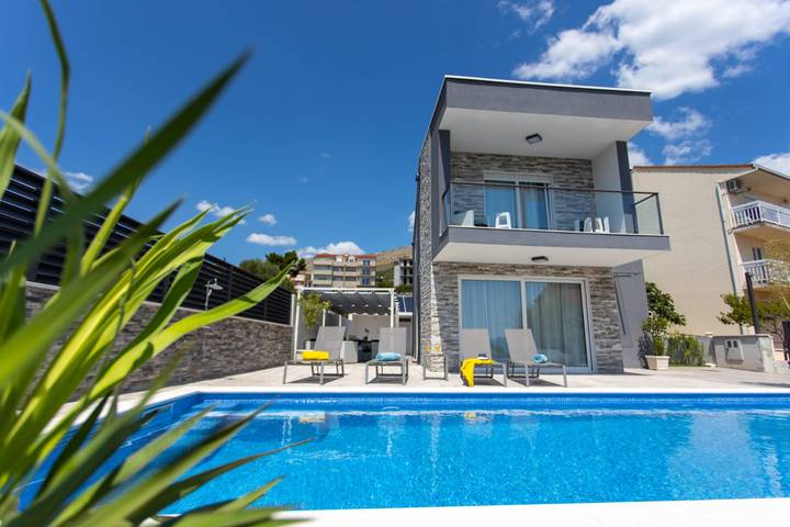 Chalet para 8 personas, con sauna además de terraza y vistas al mar - 1
