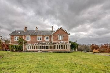 Manor for 16 People in Cranborne Chase, South West England, Photo 3