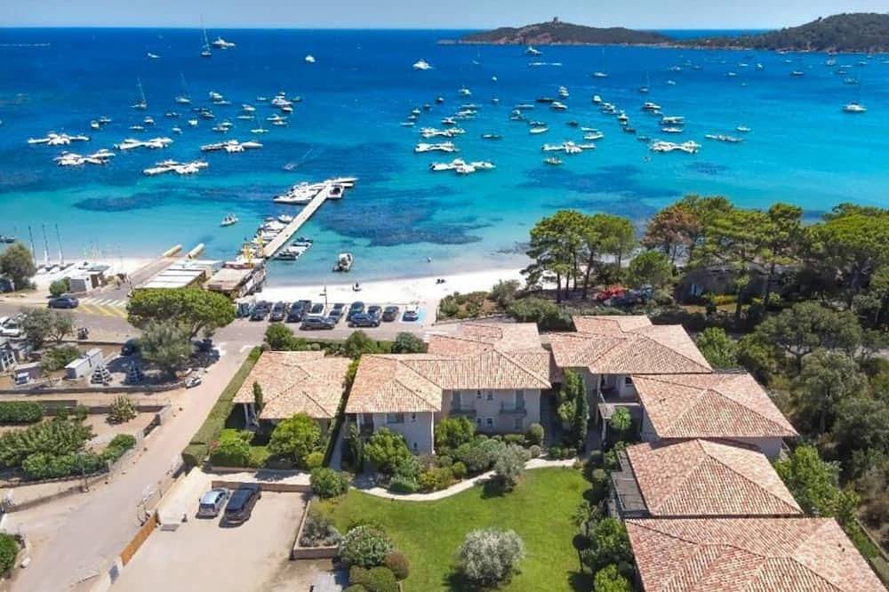 Ganze Wohnung, Pinarello - Luxury 3-room residence 50m from the beach - 6 people 77 m2 Wifi in Pinarellu, Zonza