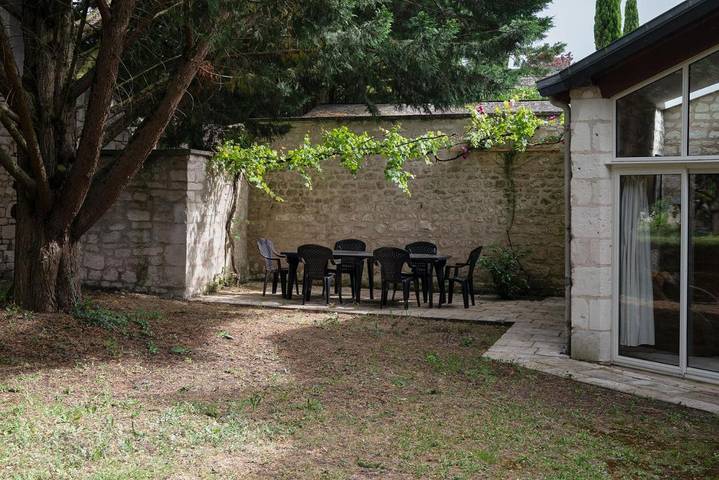 Location de vacances pour 6 personnes, avec jardin à Ligré - 2