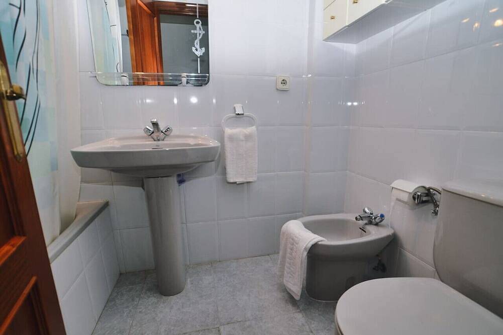 Ganze Wohnung, Apartamento en la playa con vistas - La Arena 4609 in Arnuero, Kantabrische Küste
