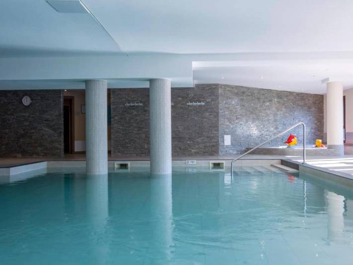 Gîte pour 4 personnes, avec jacuzzi et balcon ainsi que sauna et piscine, animaux acceptés dans Office De Tourisme De Flaine Grand Massif - 3