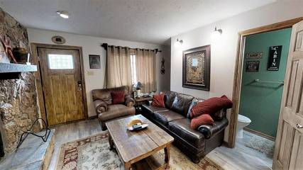 Log Cabin for 6 Guests in Red River, Taos County, Picture 4