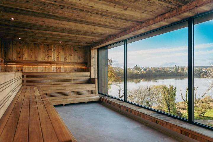 Hôtel pour 2 personnes, avec piscine et jacuzzi ainsi que jardin et sauna, animaux acceptés dans Lac au Duc - 3