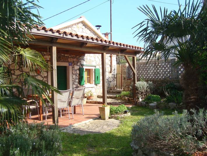 Casa vacanza per 5 persone, con Terrazza e Giardino a Medolino