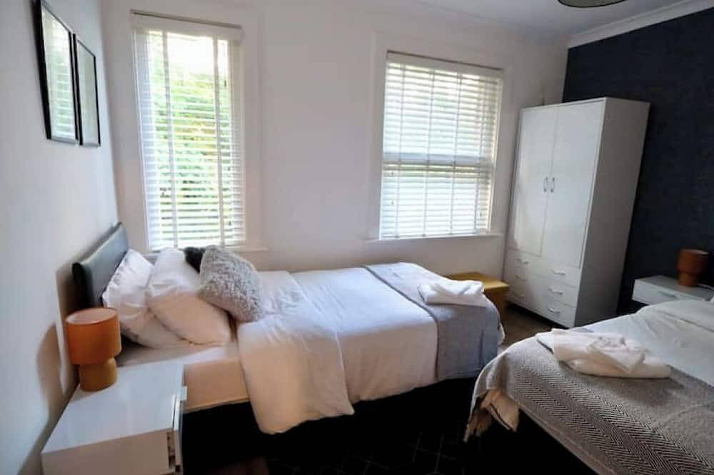 Modern, Spacious 3 Bedroom home Watford Junction in Watford, Hertfordshire