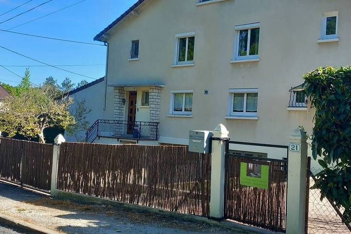 Location de vacances pour 4 personnes, avec jardin à Vallenay
