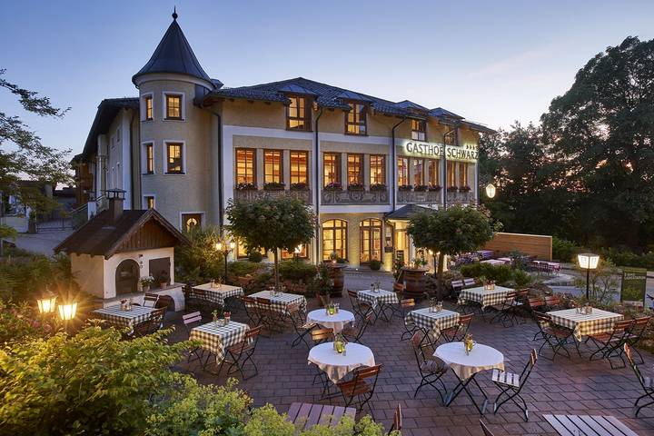 Hotel, mit Terrasse und Garten