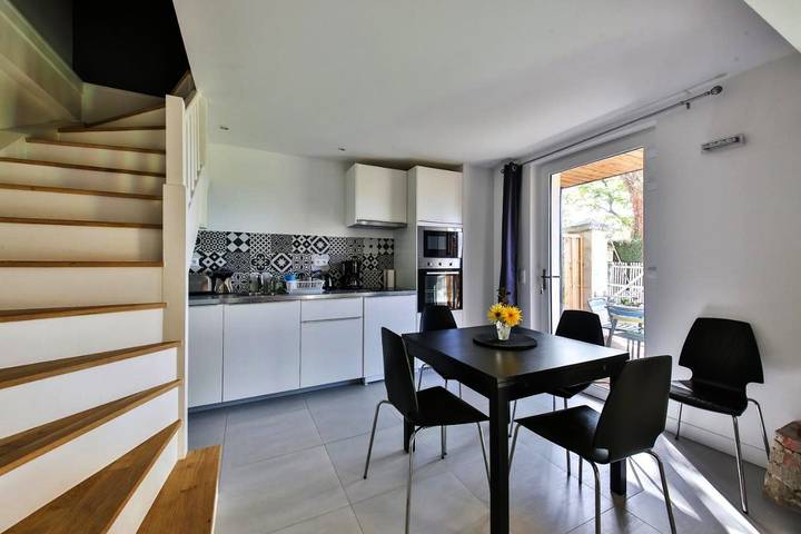 Gîte pour 6 personnes, avec vue ainsi que jardin et piscine, animaux acceptés à Montsoreau - 4