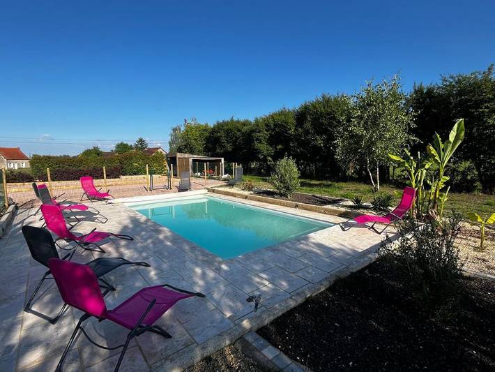 Location de vacances pour 10 personnes, avec jardin ainsi que piscine et jacuzzi, adapté aux familles à Boucé - 2