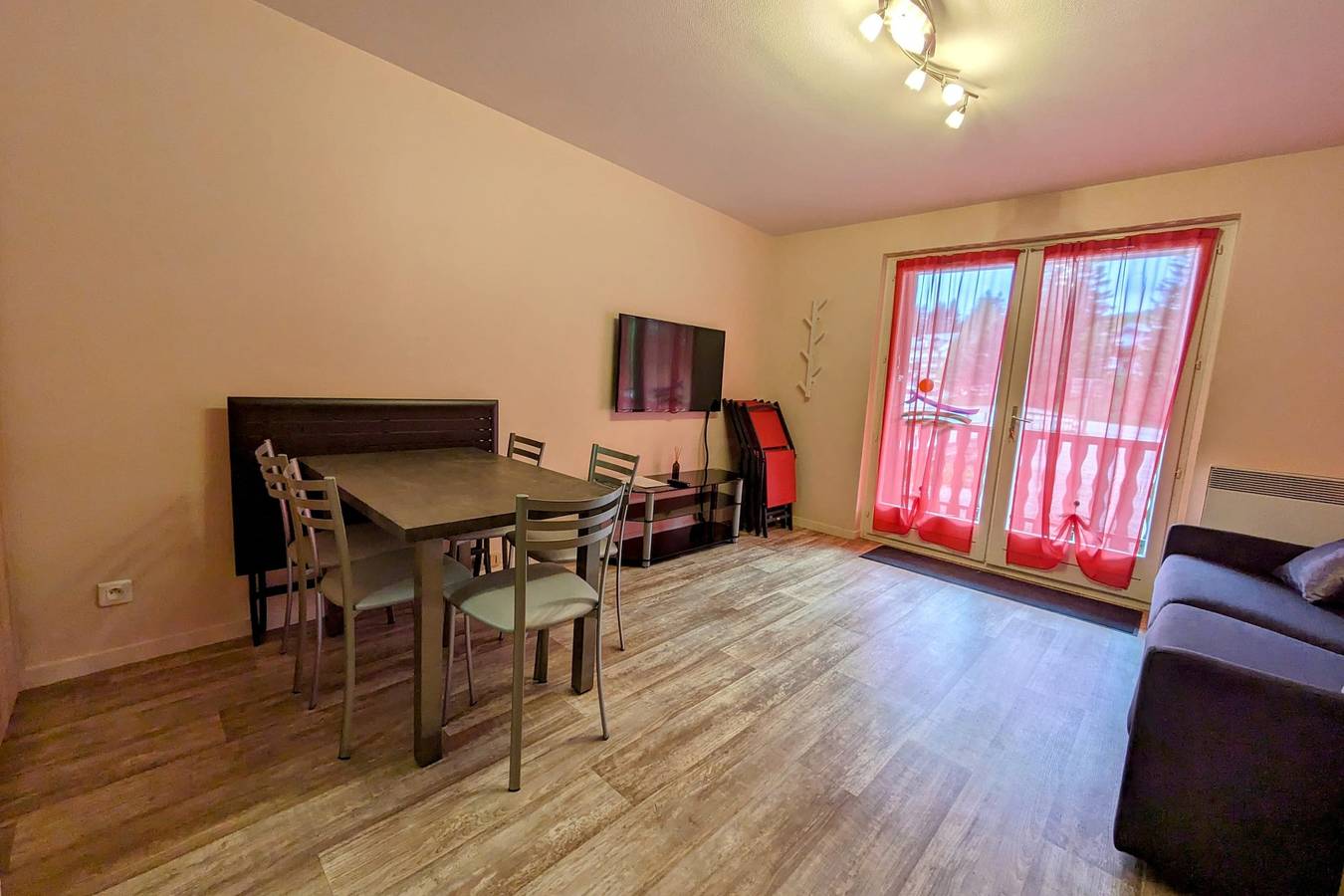 Appartement entier, Studio 5 personnes au revard in Le Revard, Les Déserts