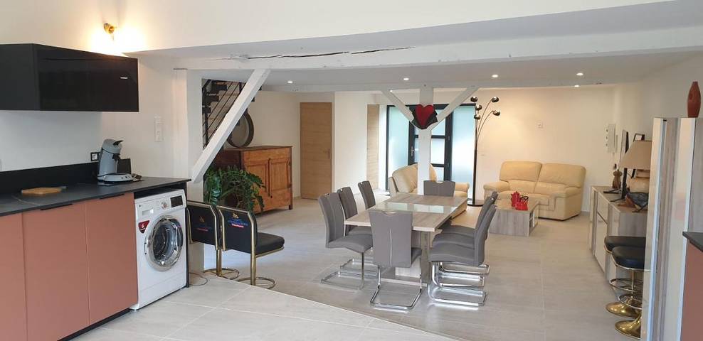 Location de vacances pour 6 personnes, avec vue ainsi que jardin et terrasse à Vayrac