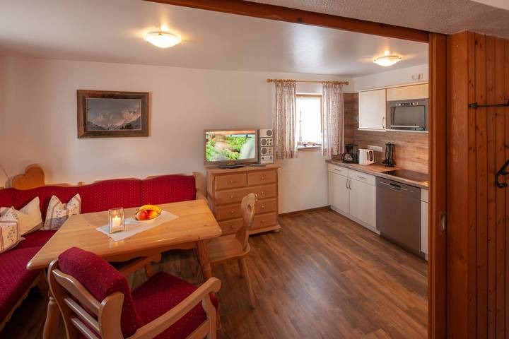 Ferienwohnung für 3 Personen, mit Sauna und Garten sowie Balkon, kinderfreundlich in Rubi - 2