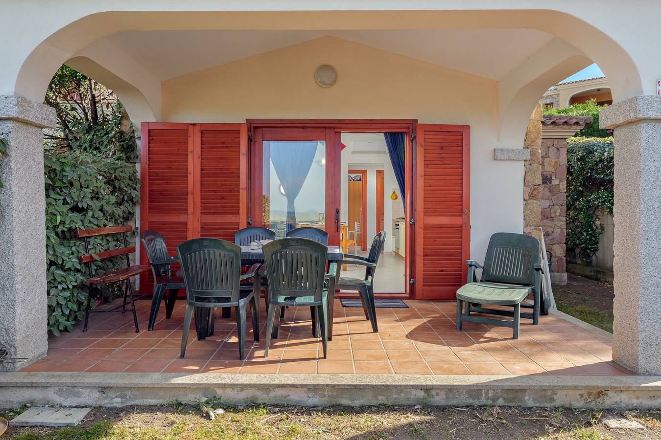 Ganze Wohnung, Ferienwohnung 'Lu Carrulu' mit Meerblick, privater Terrasse und Klimaanlage in San Teodoro, Olbia-Tempio