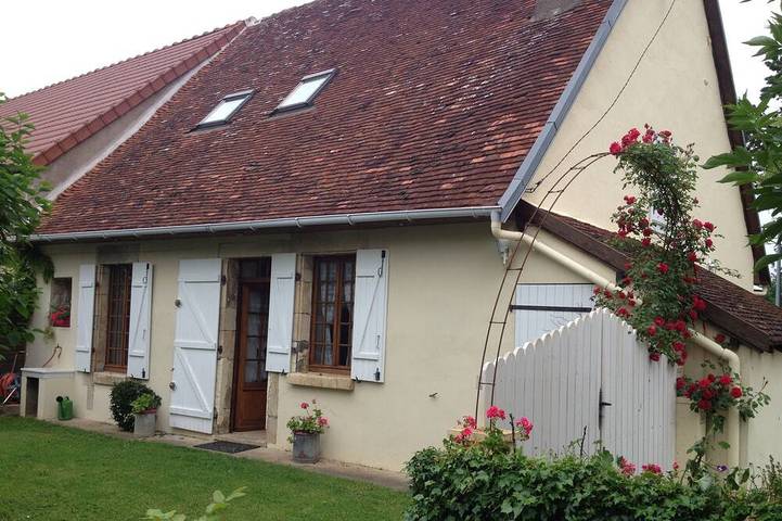 Location de vacances pour 6 personnes, avec jardin, animaux acceptés à Raveau (Nièvre)