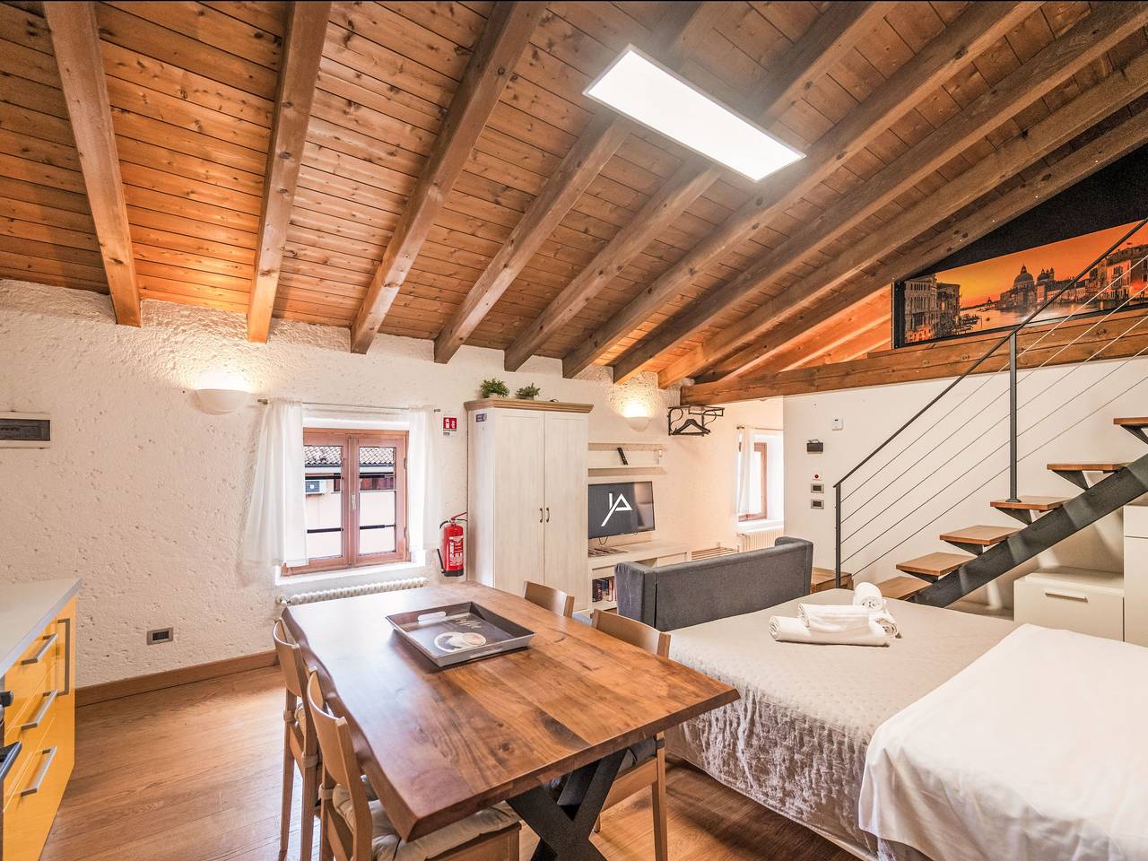 Apartamento entero, Aly d'angelo - im Turm in Bardolino, Montañas Garda