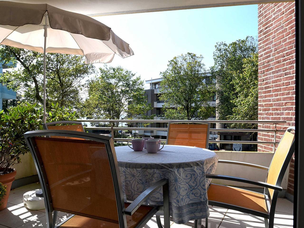 Ganze Ferienwohnung, Osterstrasse 1 - Haus Flora -Fewo mit seitlichem Meerblick - Haus Flora - Whg. 6 in Wyk auf Föhr (Stadt), Wyk auf Föhr