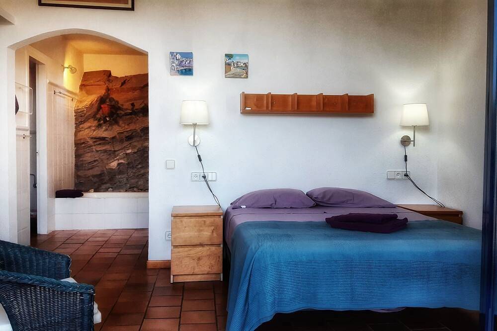 Maison au bord de la mer à Cadaqués in Platja de Pius V (Cadaques), Cadaqués