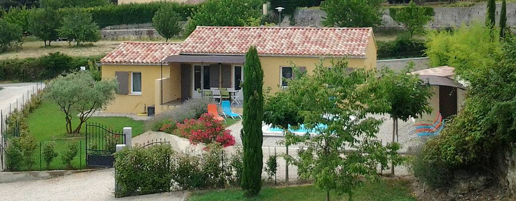 Villa pour 8 personnes, avec terrasse ainsi que piscine et jardin
