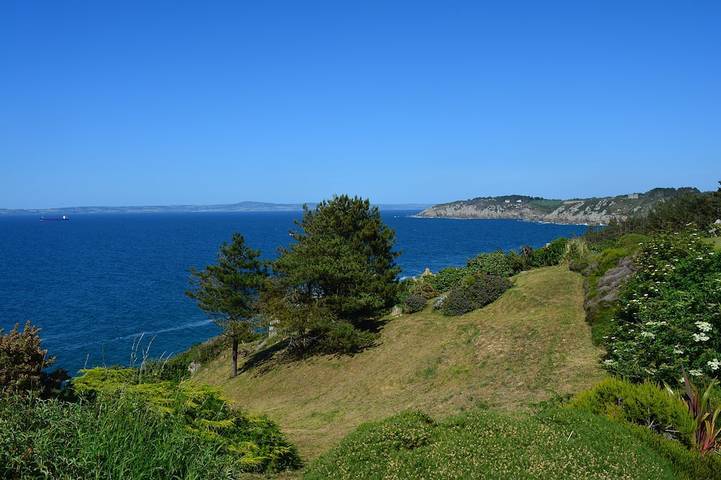 Location de vacances pour 15 personnes, avec Terrasse et Jardin à Poullan-sur-Mer