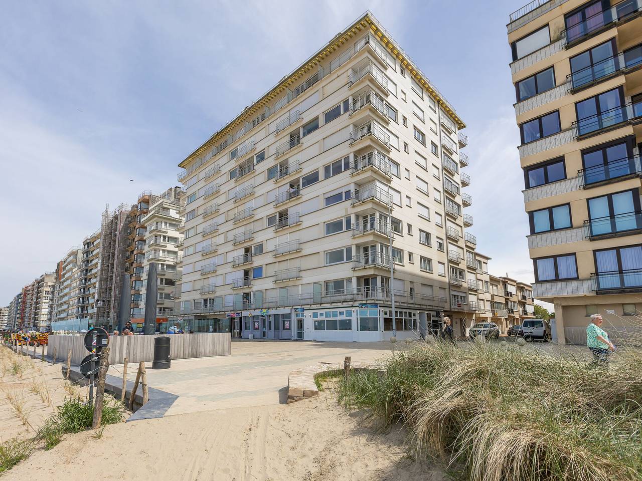 Entire apartment, Bright apartment with frontal sea view in Westende, Middelkerke