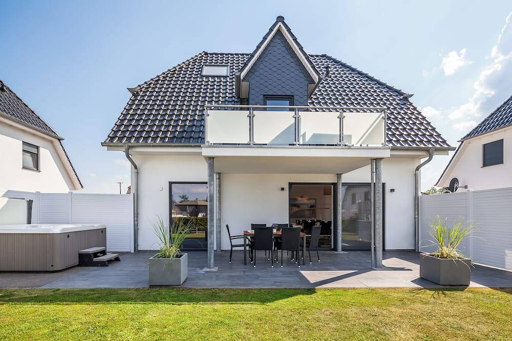 Villa Dalu am See | Fleesensee | 100 m zum Ufer | Außenwhirlpool, Sauna & Kamin in Göhren-Lebbin, Fleesensee