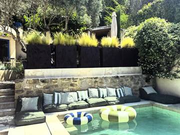 Gîte pour 4 personnes, avec jardin ainsi que vue et piscine à Cadenet