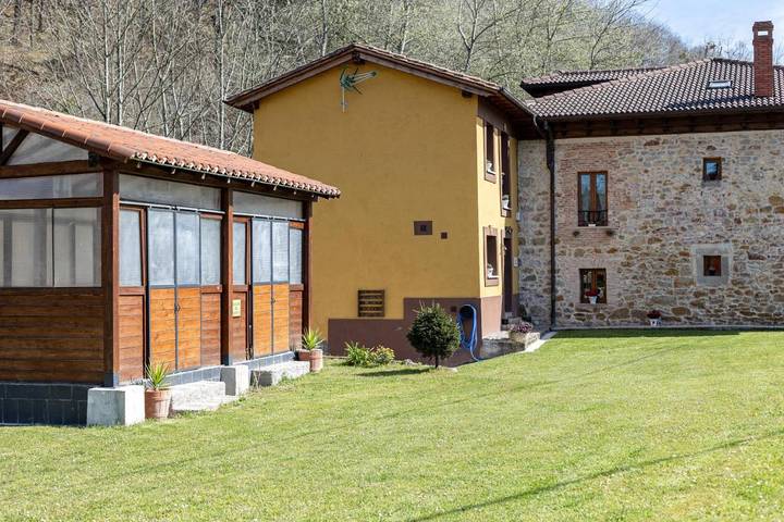 Casa rural para 13 personas, con vistas y jardín en Soto de Cangas - 2