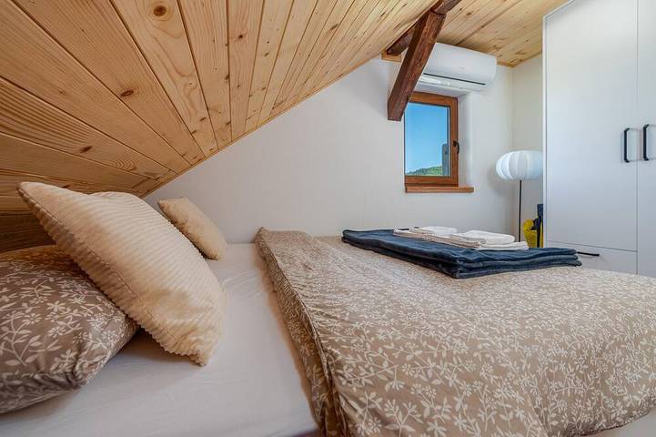 Stunning home in Prvan Selo with sauna in Lika-Senj