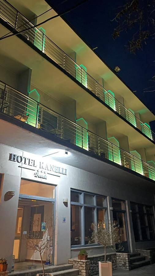 Hôtel pour 2 personnes, avec terrasse ainsi que vue et piscine, animaux acceptés dans Selianitika - 4