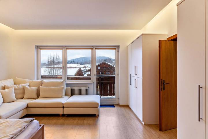 Ferielejlighed for 5 personer, med Balkon og Have samt Sauna i Innsbruck-regionen
