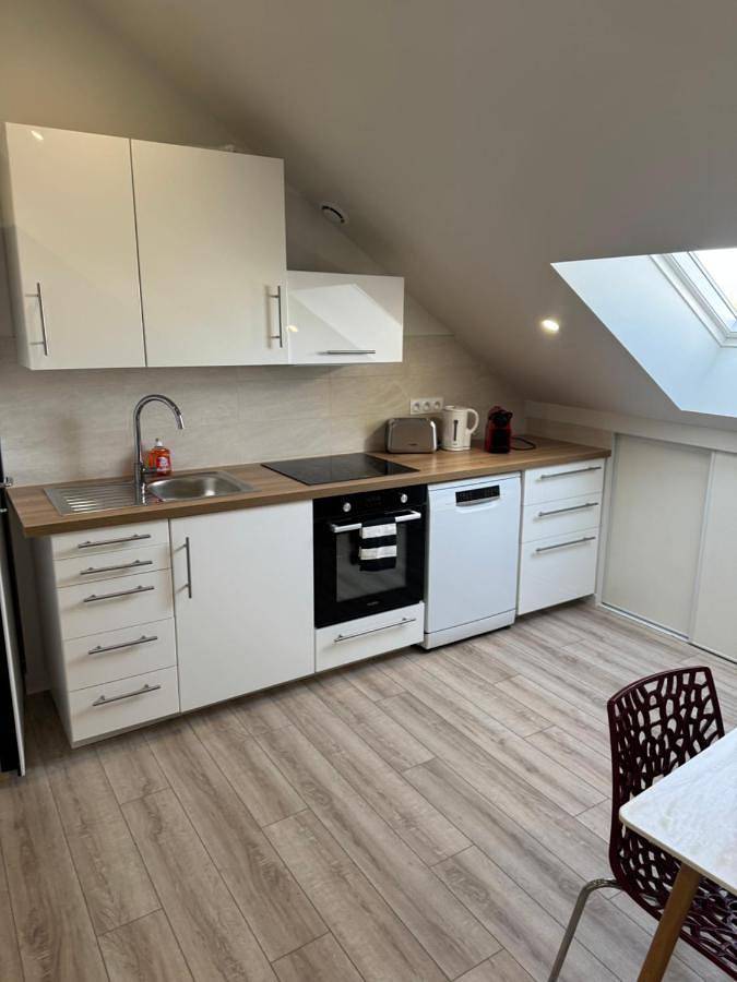 Appartement entier, Two-Bedroom Apartment in Morangis, Essonne