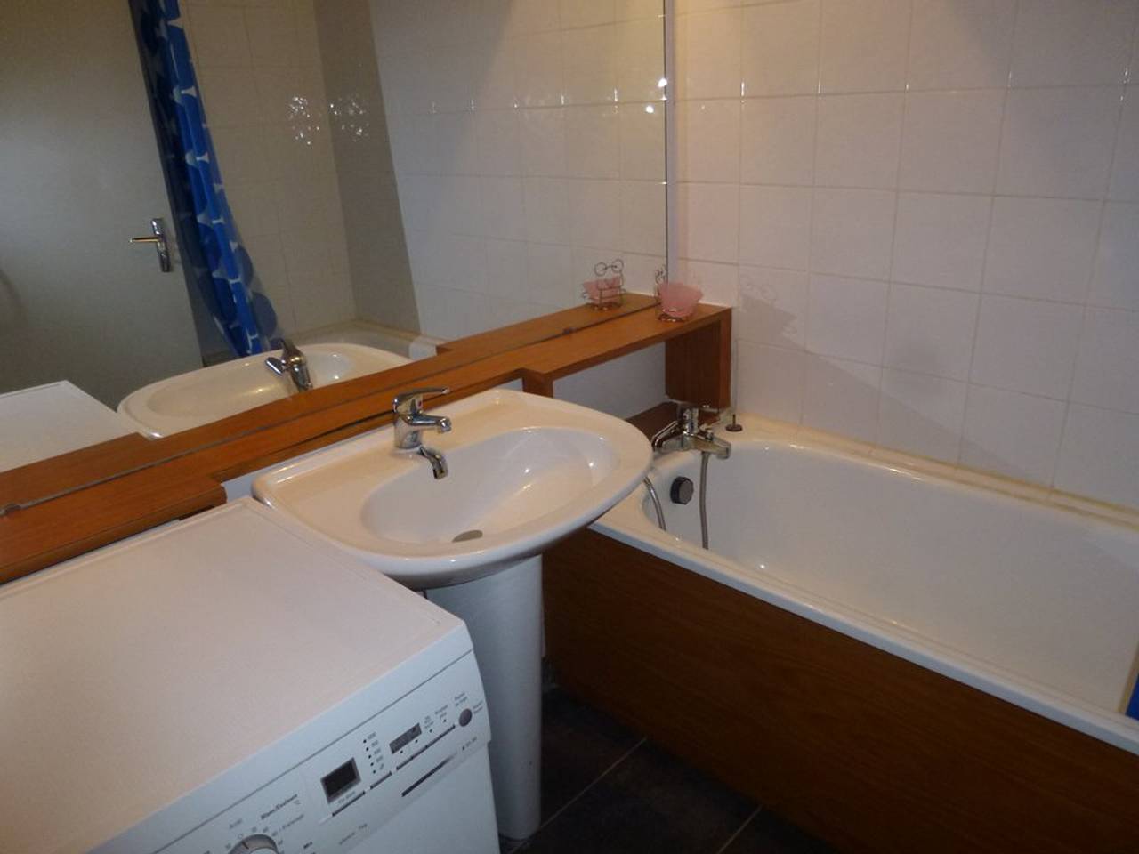 Entire studio, Studio for 4, south balcony, ski-in/ski-out in Isola 2000, Isola