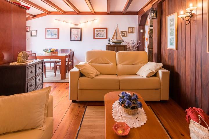 Entire studio, Estudio La Barquera – Vistas al puerto y la bahía, terraza amplia, para 2 personas in San Vicente de la Barquera, Oyambre Natural Park
