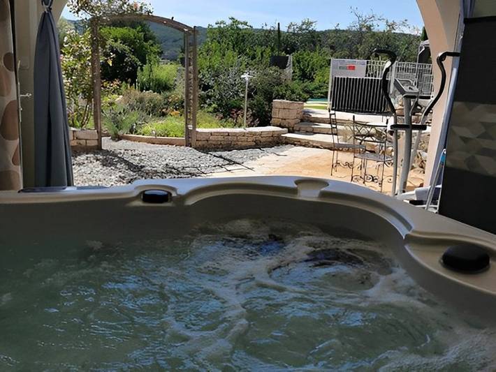 Location de vacances pour 2 personnes, avec sauna et jardin ainsi que jacuzzi et piscine à Beaulieu (Largentière) - 3
