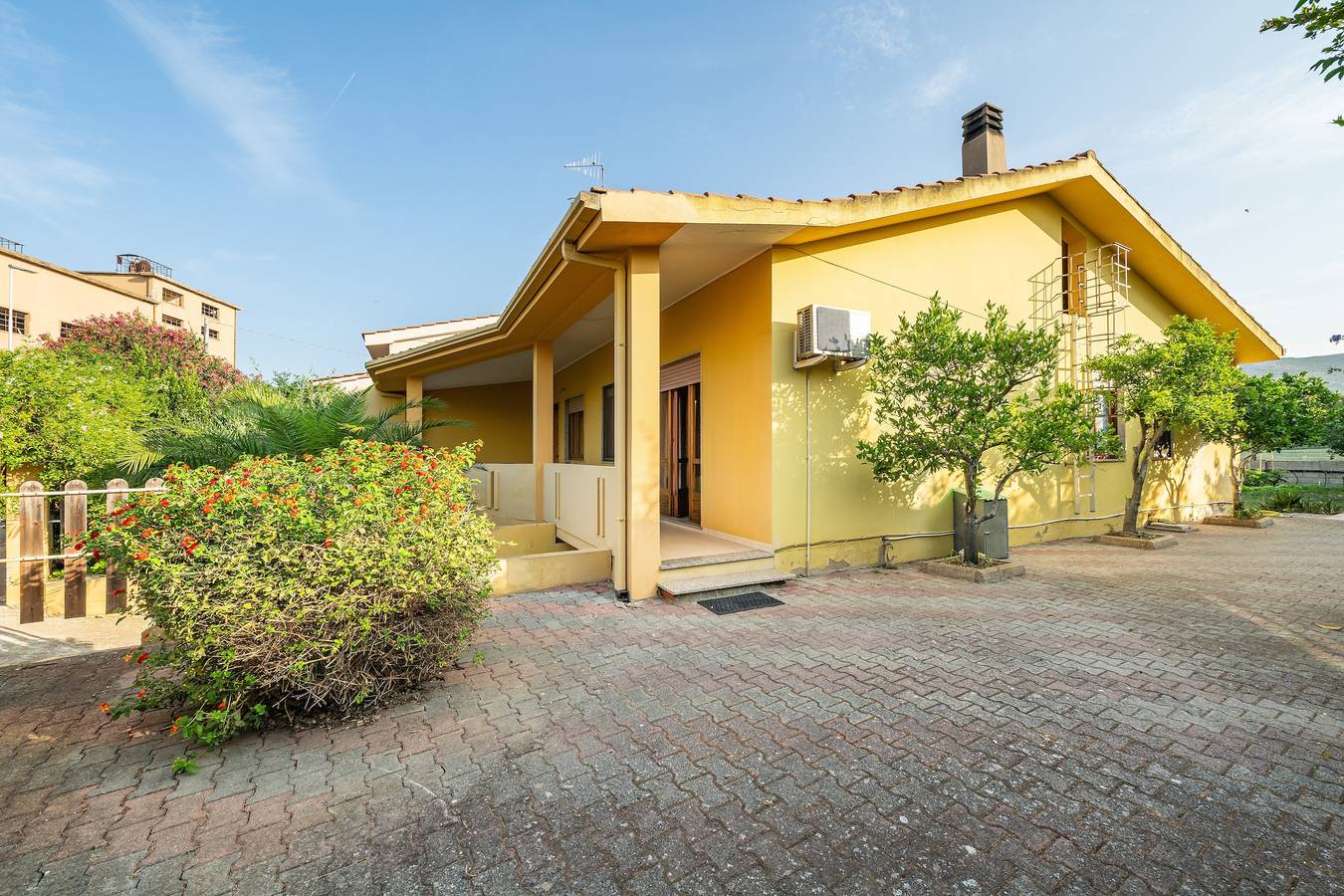 Holiday Home 'San Giovanni' with Private Terrace, Wi-Fi and Air Conditioning in San Giovanni Suergiu, Carbonia-Iglesias Province