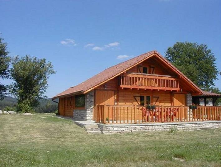 Chalet pour 6 personnes, avec jardin et terrasse ainsi que piscine et sauna, animaux acceptés - 1