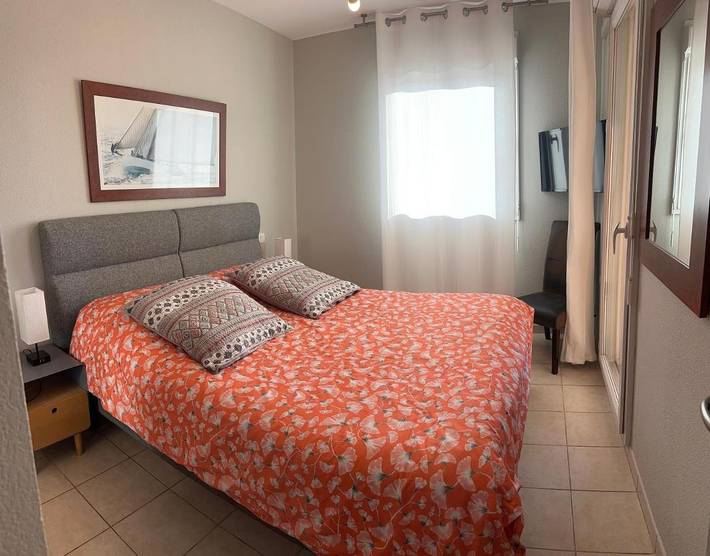 Gîte pour 4 personnes, avec vue sur le lac et piscine ainsi que jardin et vue dans Office De Tourisme Et Des Congres De Mandelieu - 4