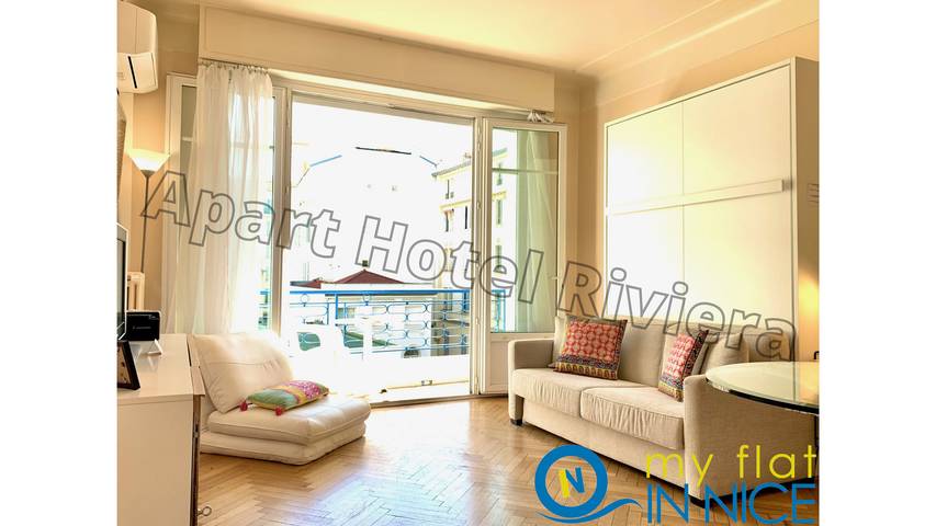 Gîte pour 2 personnes, avec balcon, animaux acceptés dans Casino Du Palais De La Mediterranee